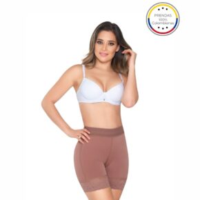 Short invisible Salma - Image 1